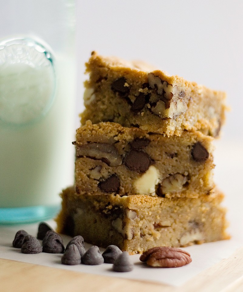 Pecan Blondies xoxoBella