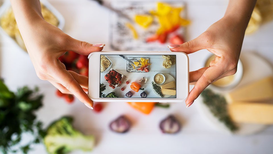 Blogger Bella Bucchiotti of xoxoBella.com shares the things people who love cooking can relate to with gifs. Perfect for all the foodies out there!