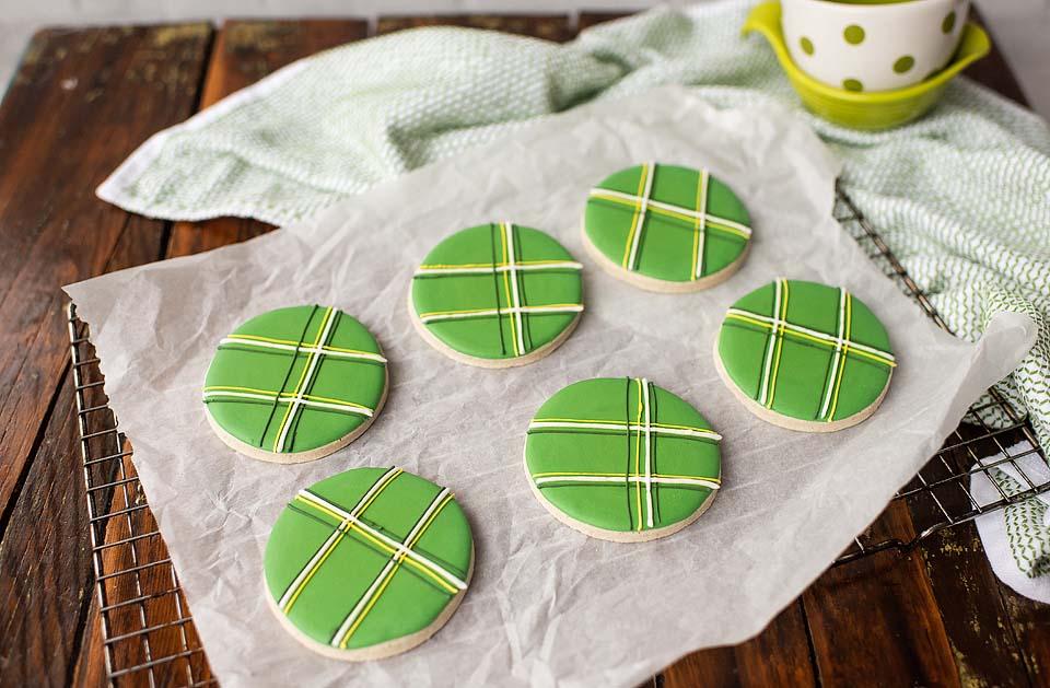 Food blogger, Bella Bucchiotti of xoxoBella, shares a recipe for gluten free sugar cookies for St, Patrick’s Day. If you're looking for an easy Saint Patty's recipe, this is it!