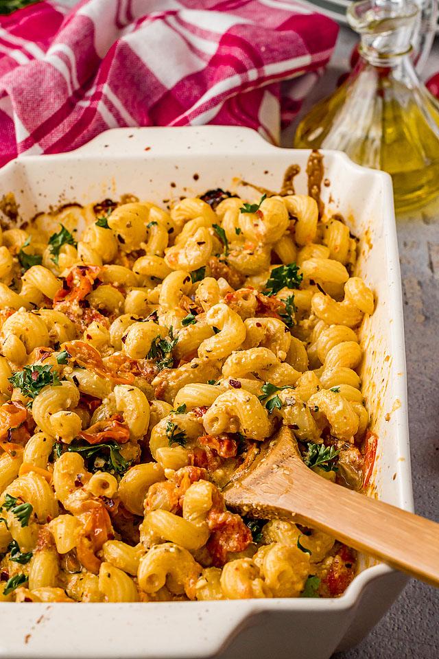 Easy Baked Feta Pasta - TikTok Recipe (2024)