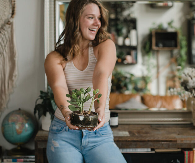 Lifestyle blogger, Bella Bucchiotti of xoxoBella, shares all the things every plant parent knows. If you are keen on plant parenting, you can relate!