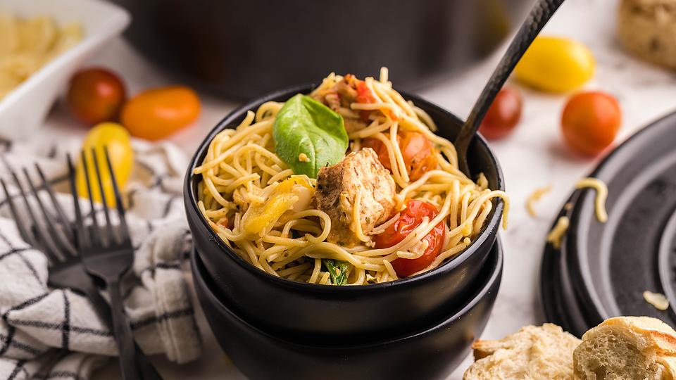 Easy Sheet Pan Chicken Caprese Pasta-image