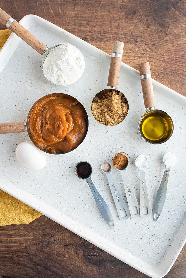 Food blogger, Bella Bucchiotti of xoxoBella, shares a recipe for pumpkin whoppie pies made with pumpkin pie filling. You will love this pumpkin spiced cookie recipe.