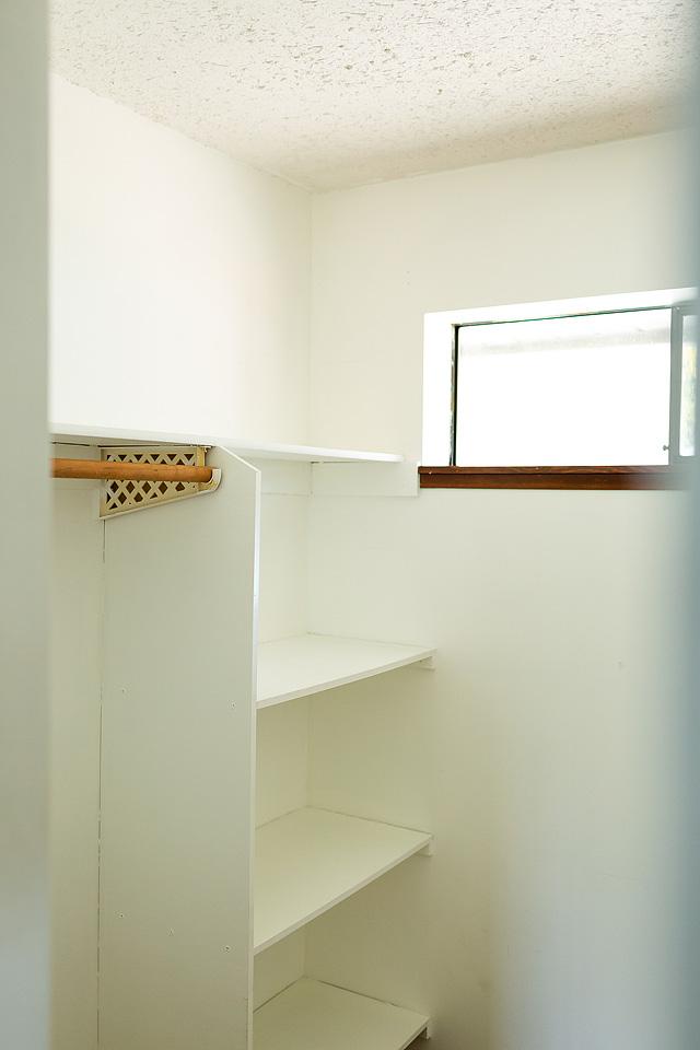 Lifestyle blogger, Bella Bucchiotti of xoxoBella, shares an empty house tour and DIY reno plans for budget improvements.