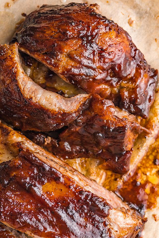 Food blogger, Bella Bucchiotti of xoxoBella, shares an easy recipe for air fryer BBQ ribs. It is so easy to cook BBQ ribs in an air fryer. 