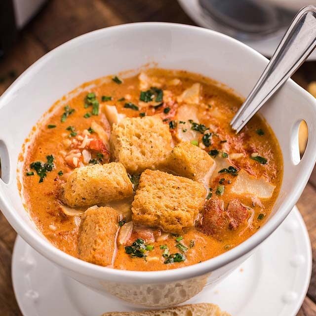 Slow Cooker Key West Crab and Lobster Bisque xoxoBella