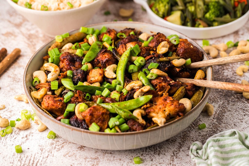 Slow Cooker Cashew Chicken with Snap Peas - xoxoBella