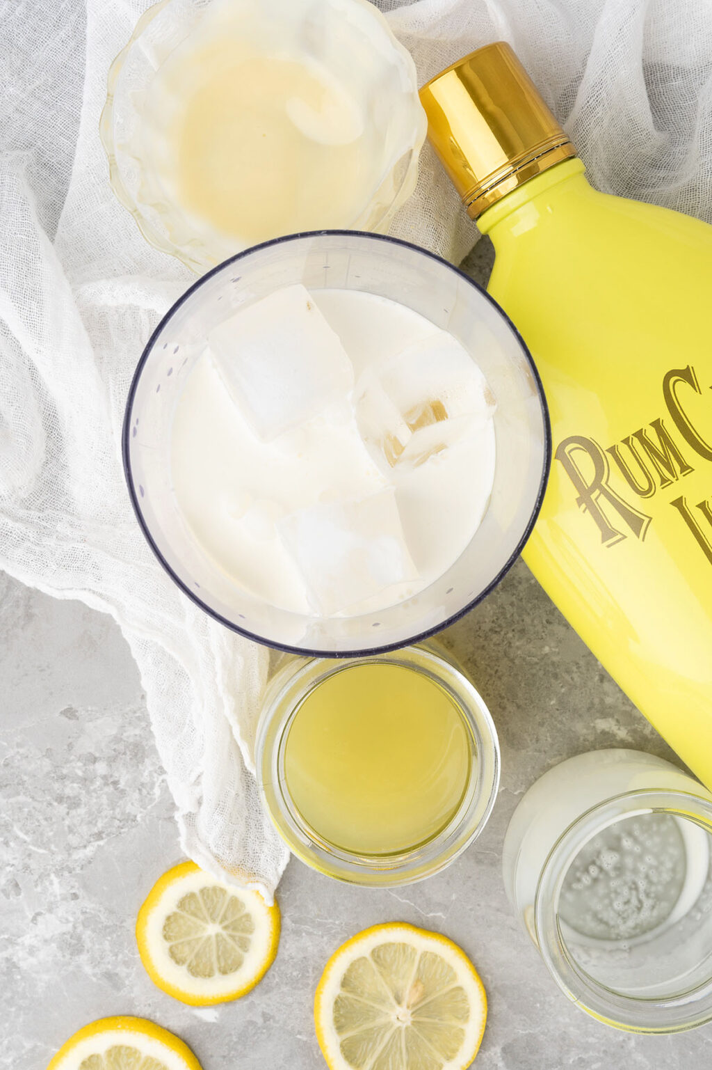 Rumchata Limón Boozy Whipped Lemonade xoxoBella