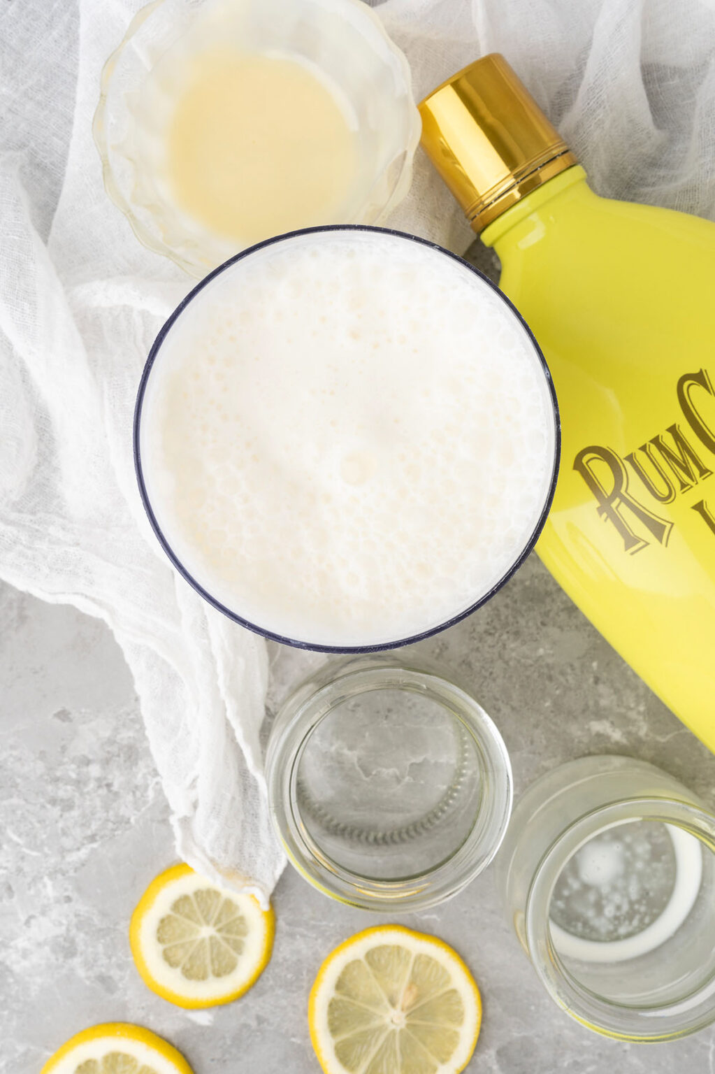 Rumchata Limón Boozy Whipped Lemonade xoxoBella