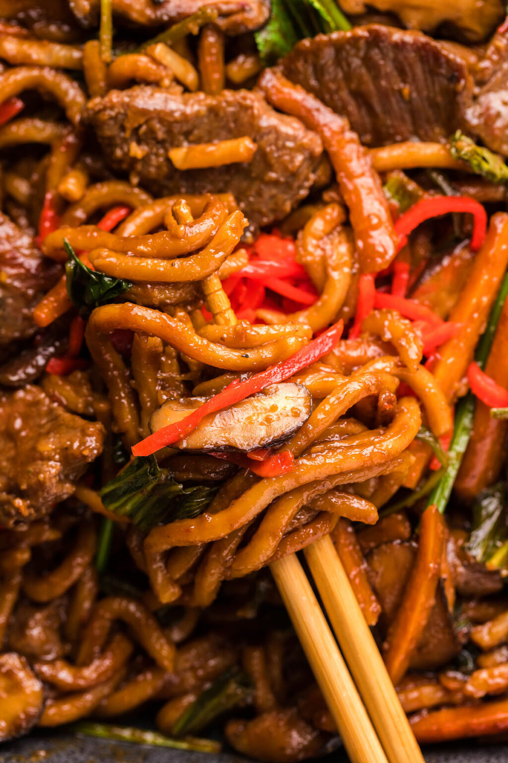 Beef Yaki Udon Noodle Stir Fry - XoxoBella