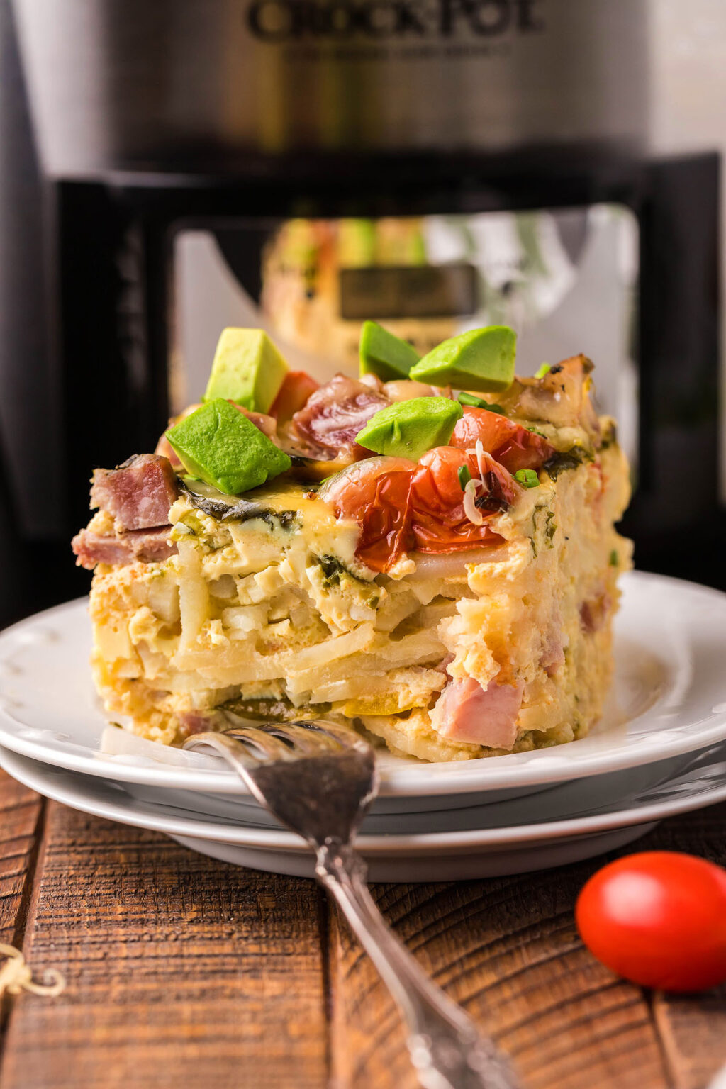 https://xoxobella.com/wp-content/uploads/2022/10/slow_cooker_overnight_breakfast_casserole-044-1024x1536.jpg