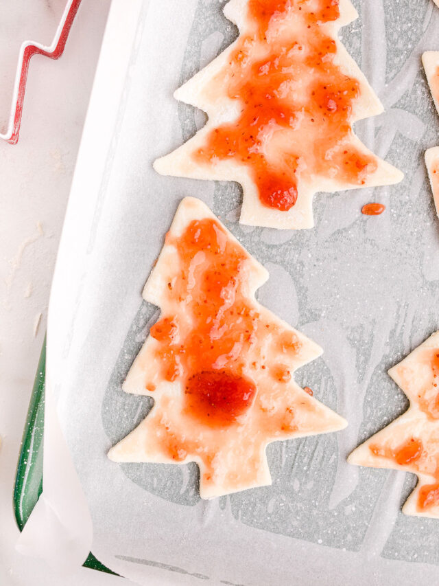 Homemade Christmas Tree Pop Tarts xoxoBella