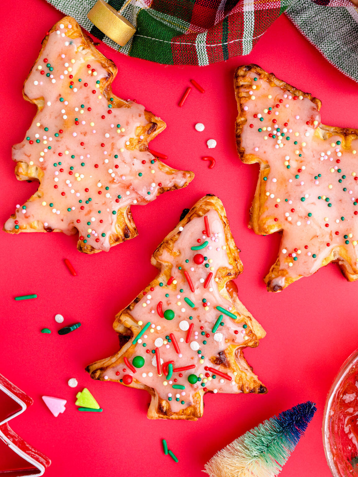 Homemade Christmas Tree Pop Tarts xoxoBella