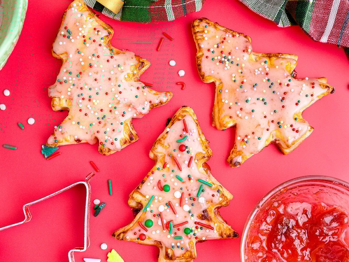 Homemade Christmas Tree Pop Tarts xoxoBella