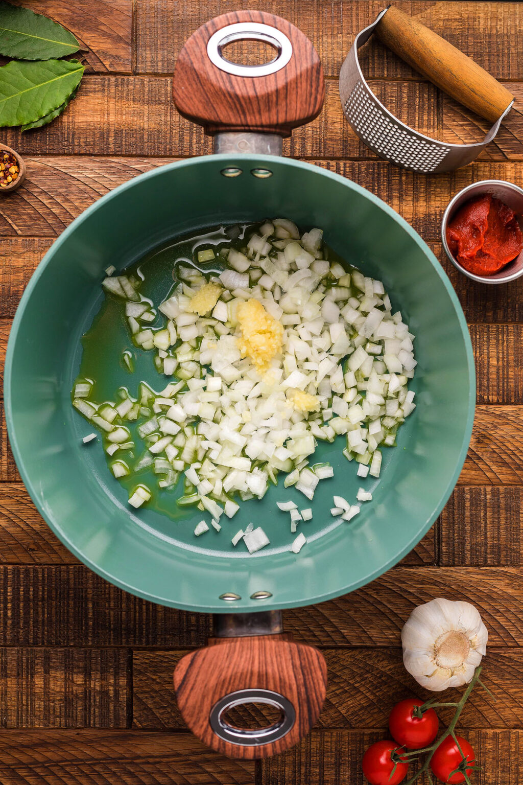 Homemade Italian Garlic Marinara Sauce xoxoBella