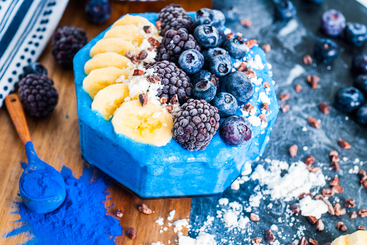 Mermaid Blue Smoothie Bowl Recipe with Spirulina - xoxoBella