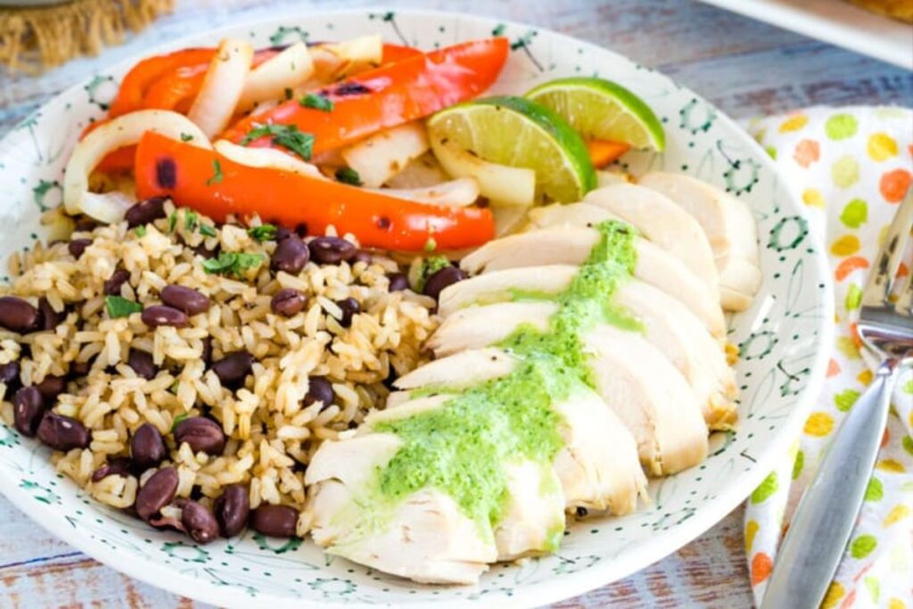 Chicken drizzled with Peruvian green sauce.