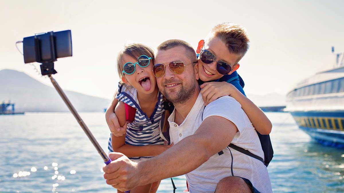 Father with children are waiting summer cruise vacation.