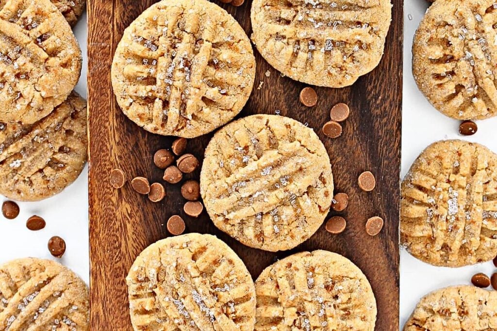 A batch of cinnamon divinity cookies.