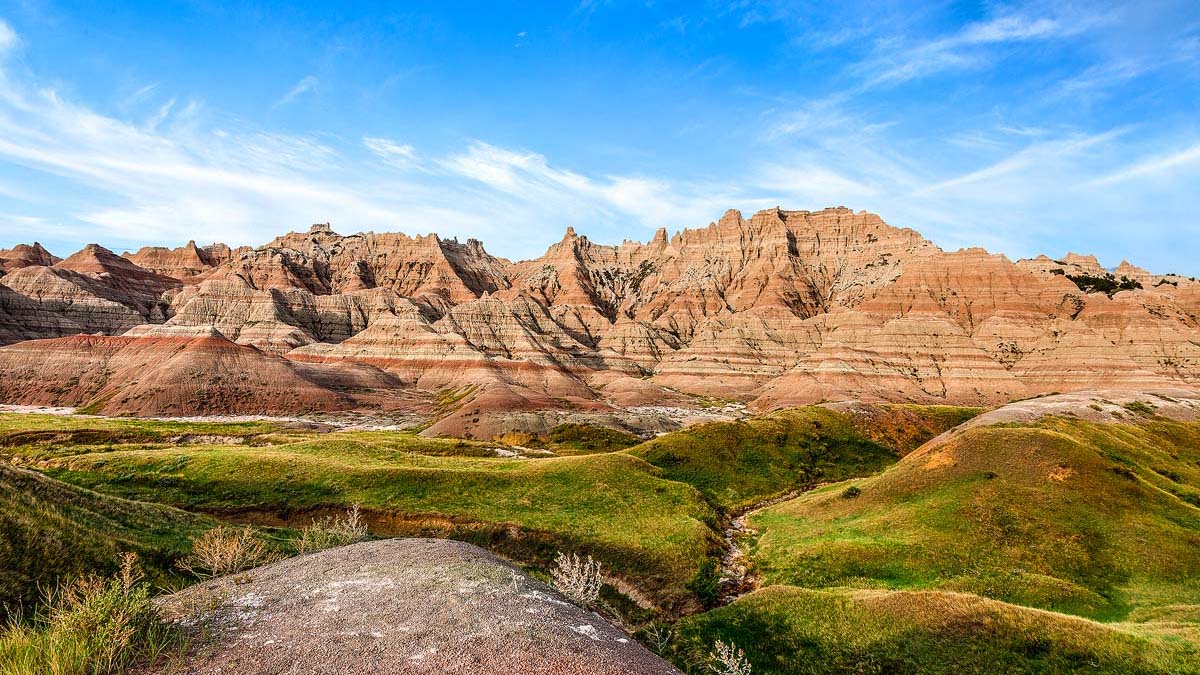The spectacular formations of the Badlands National Park in South Dakota.