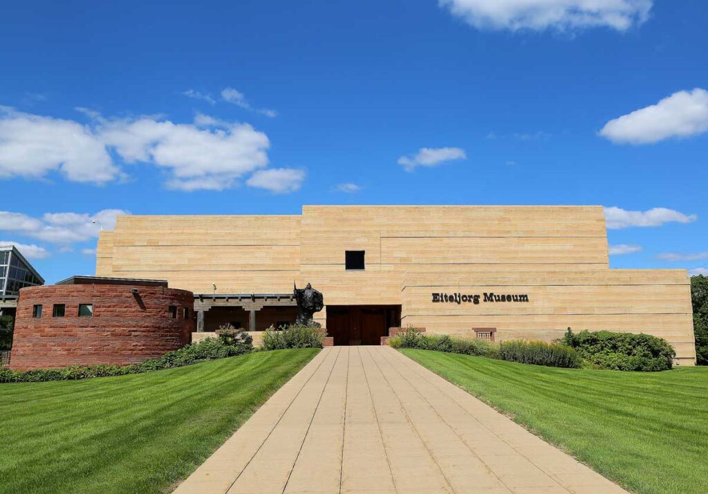 The Eiteljorg Museum of American Indians and Western Art is an art museum. 