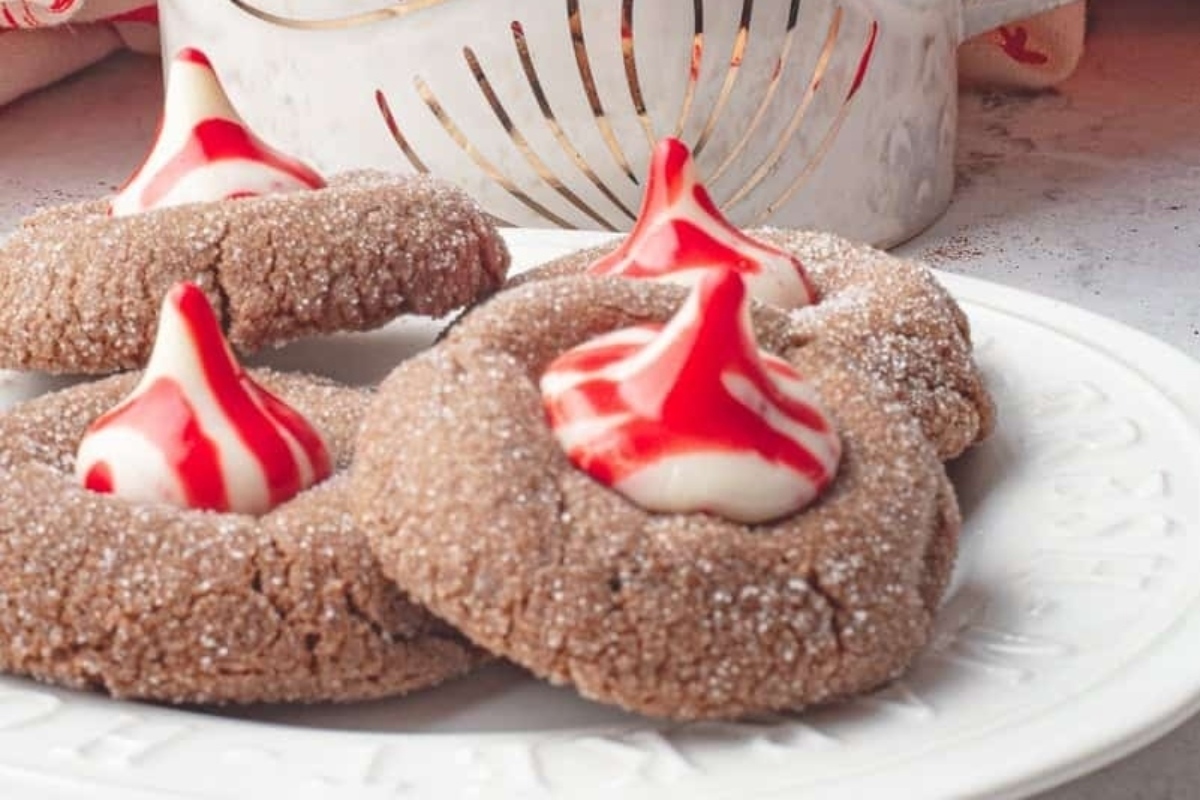 Peppermint cookies on a white plate.