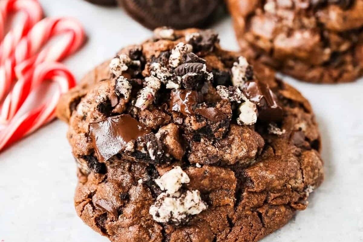 Delicious candy cane chocolate oreo cookies recipe.