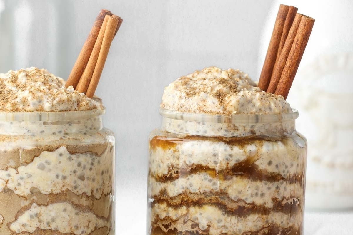         Make ahead holiday dishes: Two jars of oatmeal with cinnamon and cinnamon sticks