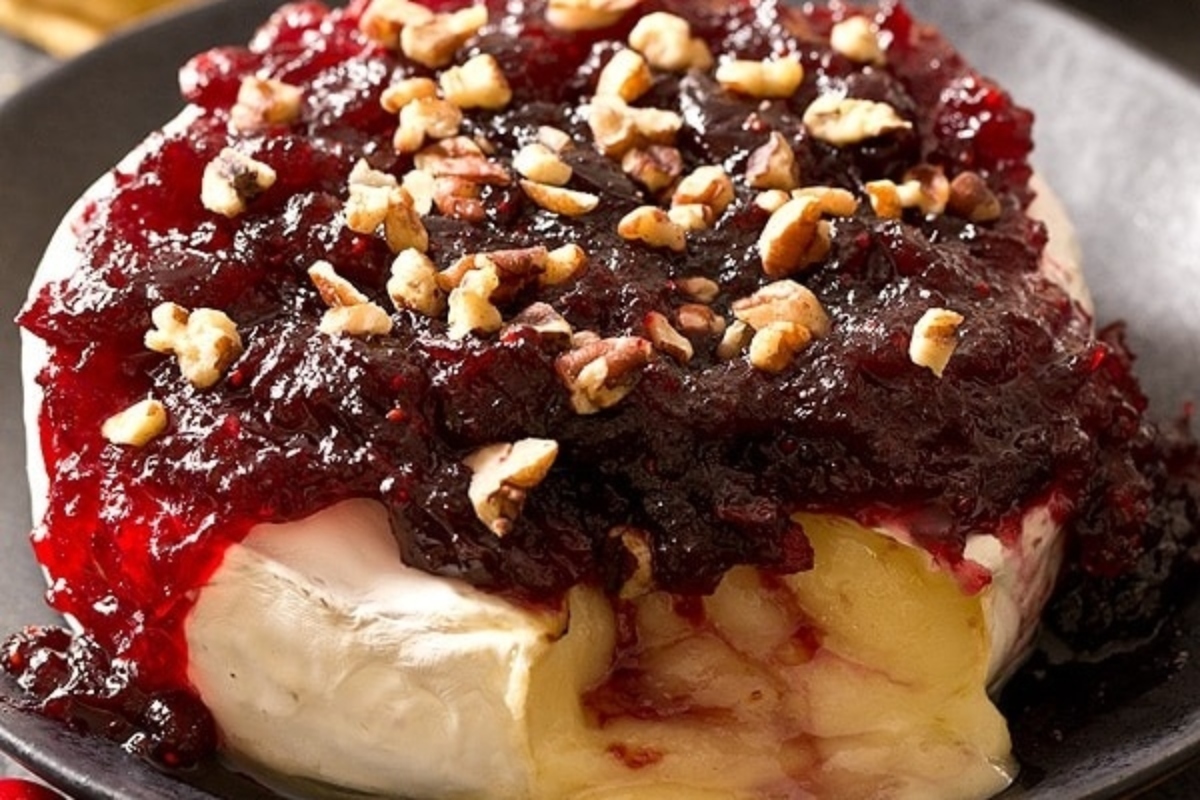 Cranberry cheesecake with walnuts and cranberry sauce is a delectable dessert that combines the tartness of cranberries with the creamy richness of cheesecake. This recipe is perfect for