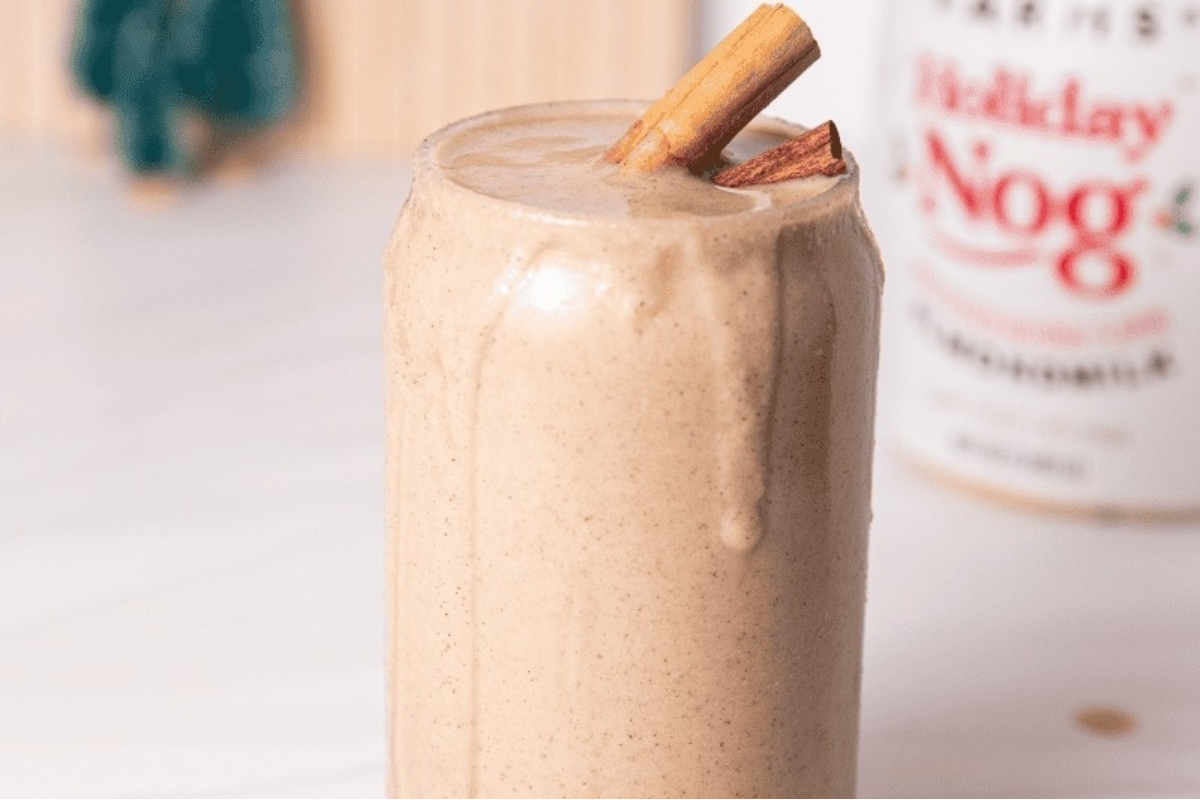 A flavorful smoothie enhanced with the warm spices of cinnamon and nutmeg.