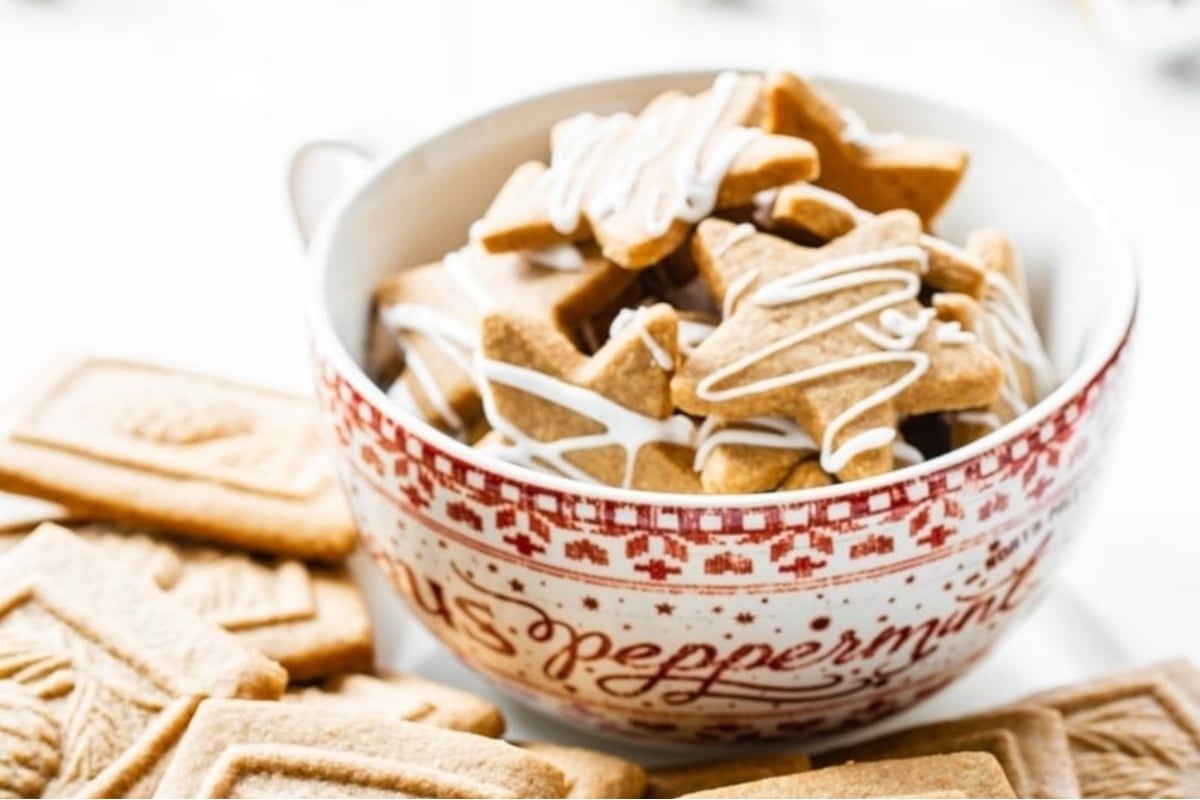 Freezable gingerbread cookies in a cup with icing.