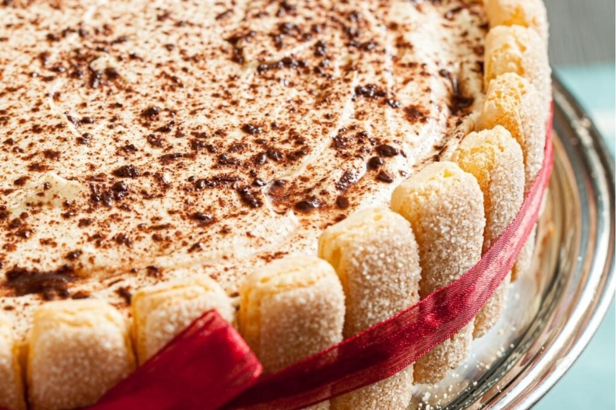 A close up of a Christmas cake.