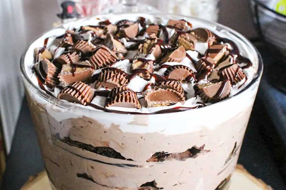 Christmas peanut butter trifle in a glass.
