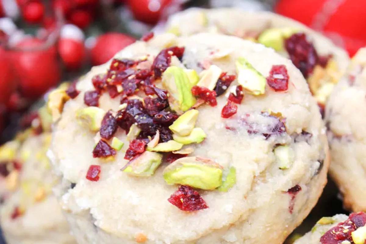 Cranberry Pistachio Cookies With White Chocolate.