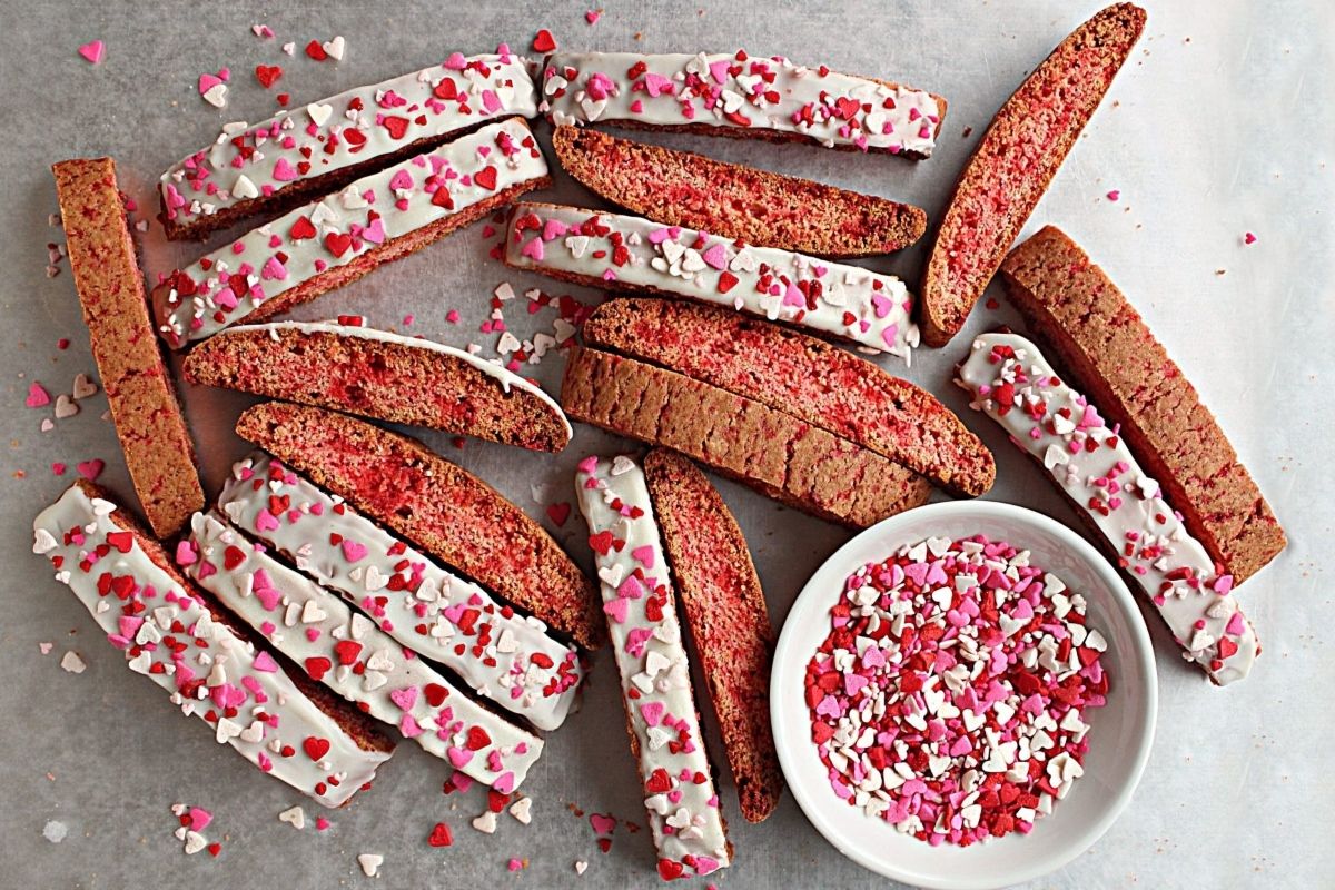 Indulge in delicious Valentine's desserts this Valentine's day.