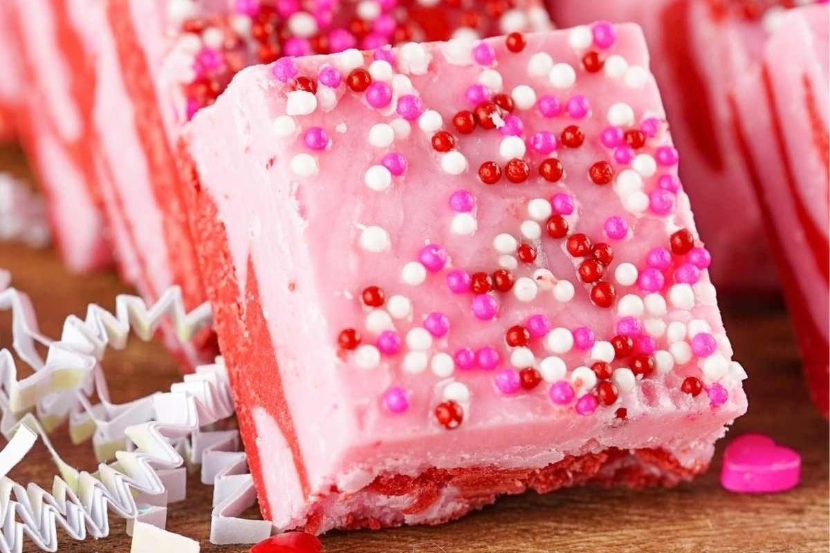 Valentine's day is the perfect occasion to indulge in delicious Valentine's desserts.