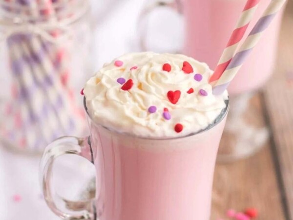 Super Simple Pink Hot Chocolate.