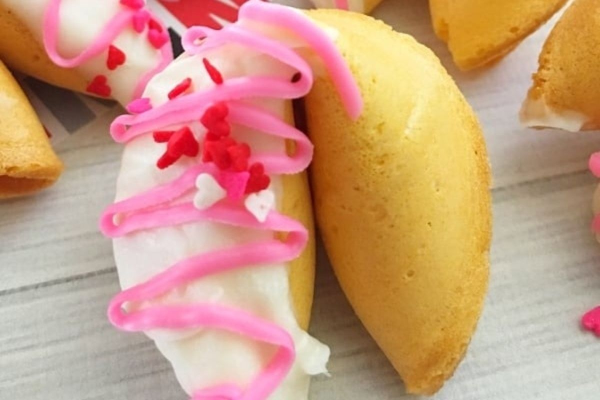 Indulge in delectable Valentine's desserts this Valentine's day.