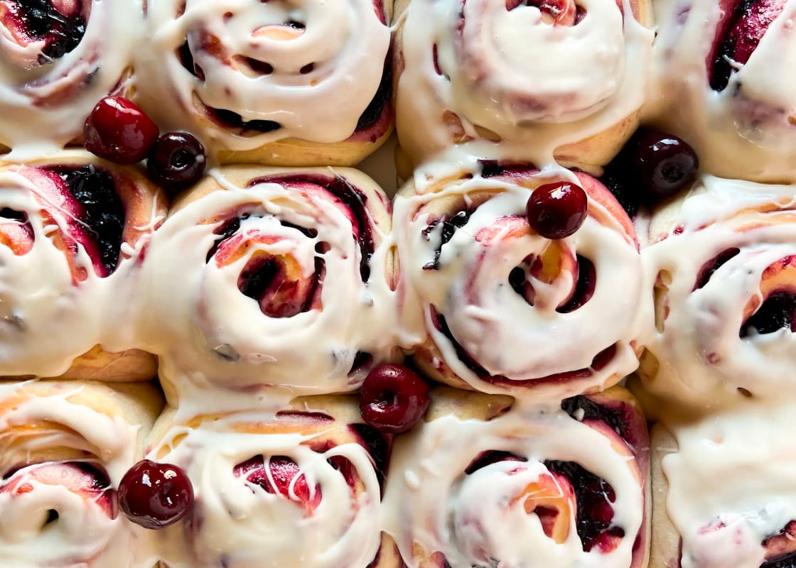 Cranberry cinnamon rolls recipe with icing.