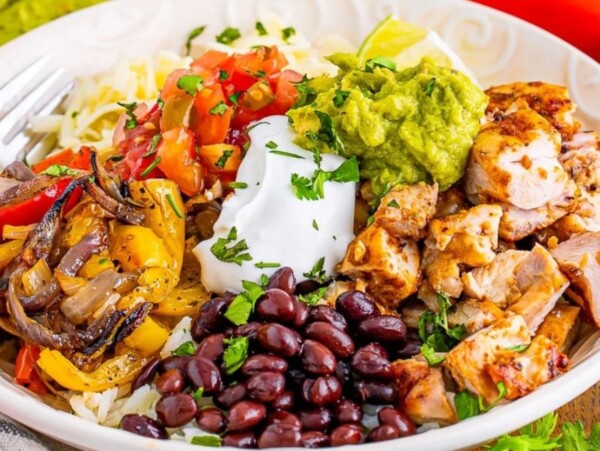 Copycat Chipotle Bowl (Chicken Burrito Bowl Recipe).