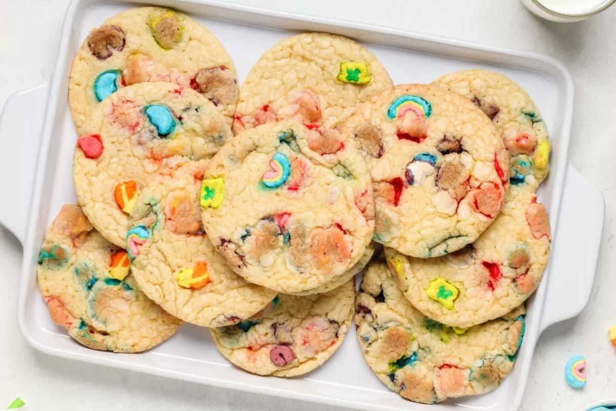 St Patrick's day treats on a white plate.