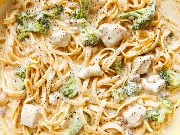 One Pot Chicken Fettuccine Alfredo With Bacon.