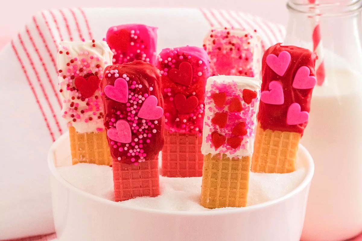 Valentine&rsquo;s Day Sugar Wafer Cookies. 