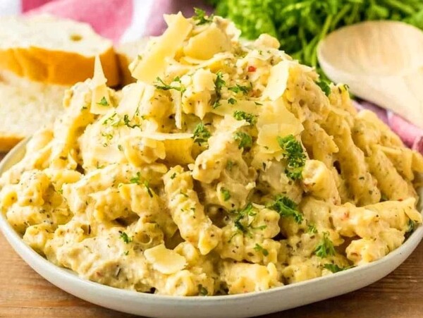 Crockpot Parmesan Garlic Chicken Pasta.