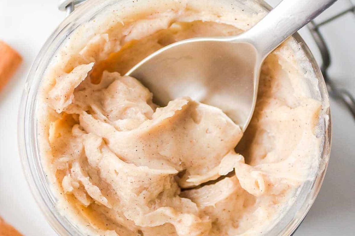 Copycat Texas Roadhouse Butter.