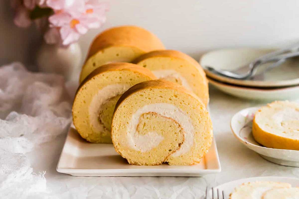 22 Old-Fashioned Swiss Roll Recipes That Take the Cake - xoxoBella