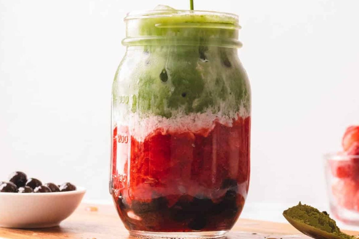 Strawberry Matcha Latte Recipe.