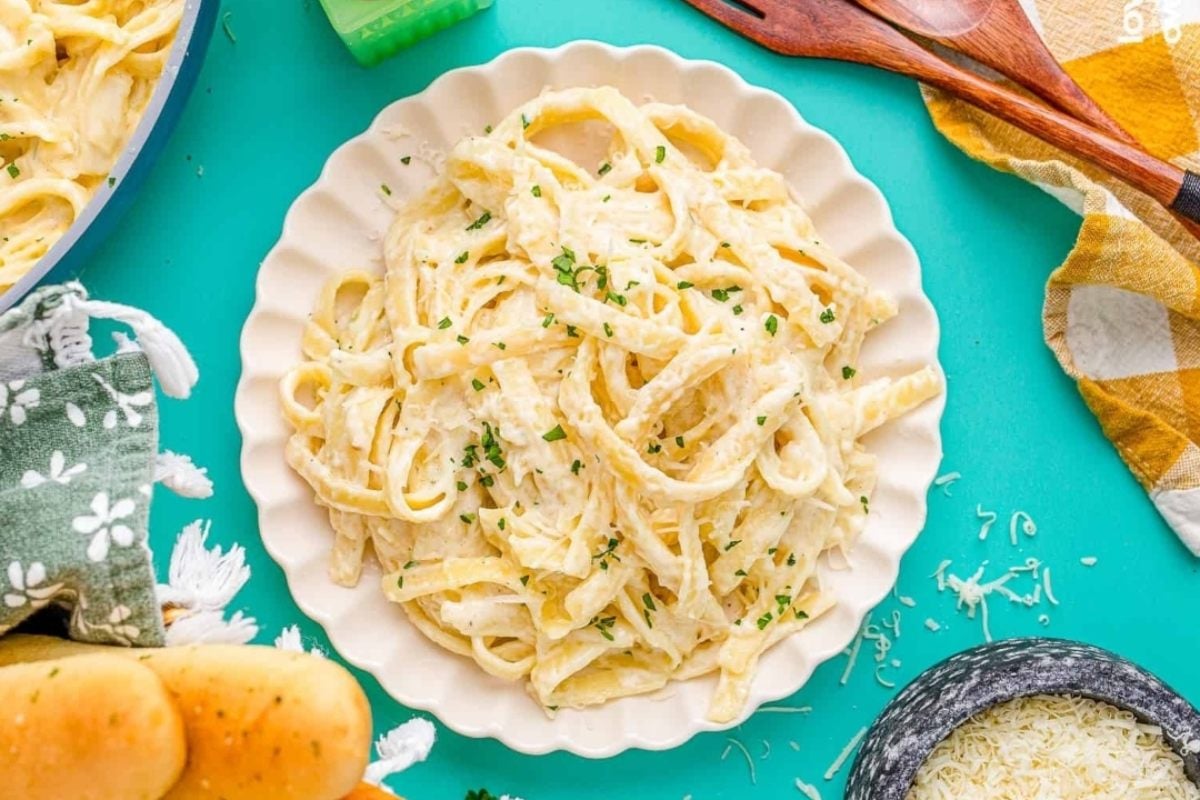 Copycat Olive Garden Alfredo Recipe.