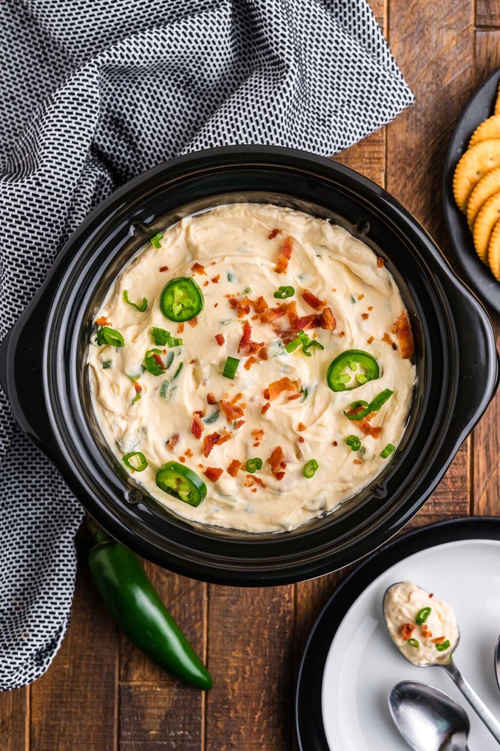 Slow Cooker Jalapeño Popper Dip - xoxoBella