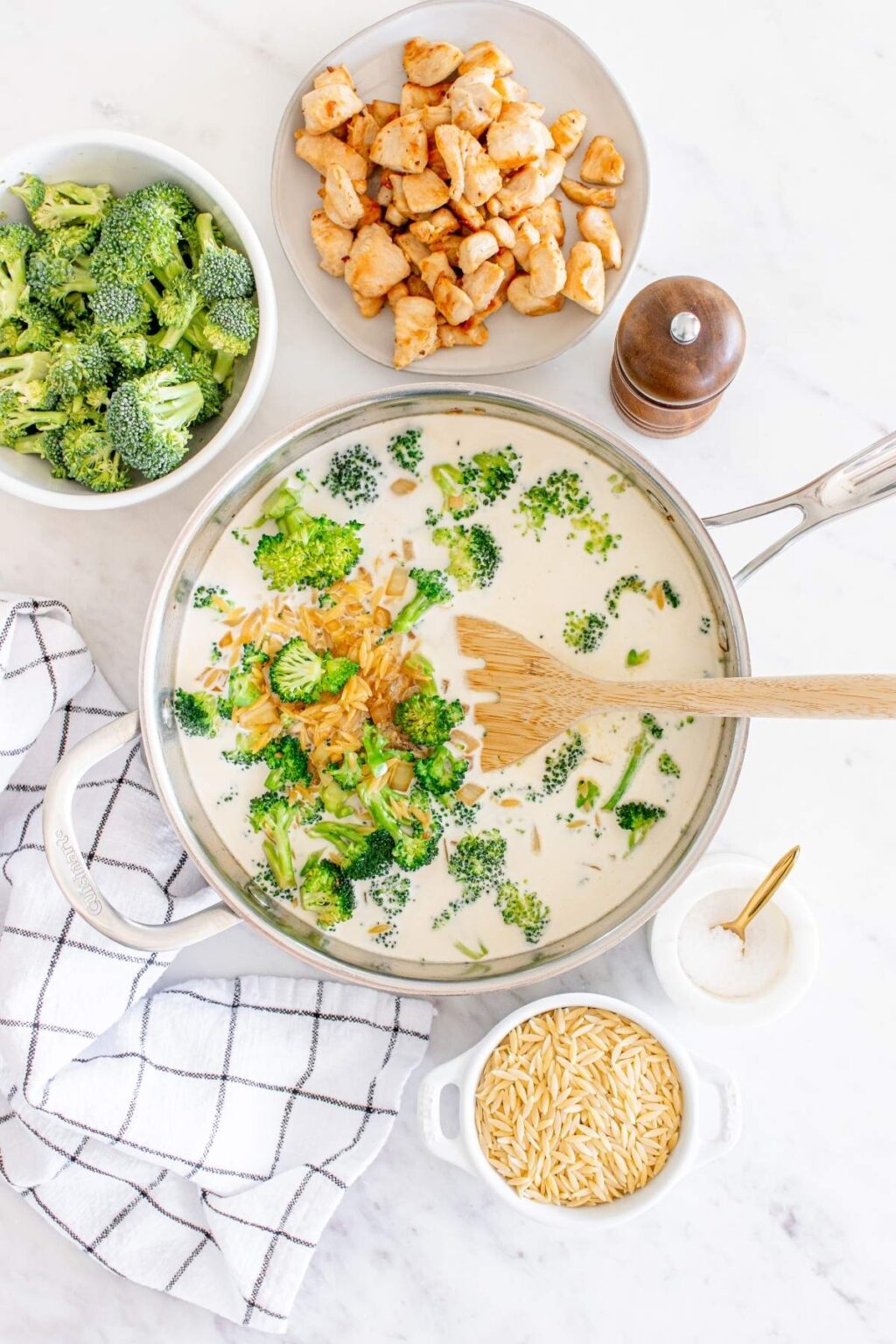 Cheesy Chicken Broccoli Orzo XoxoBella cheesy-chicken-broccoli-orzo-xoxobella
